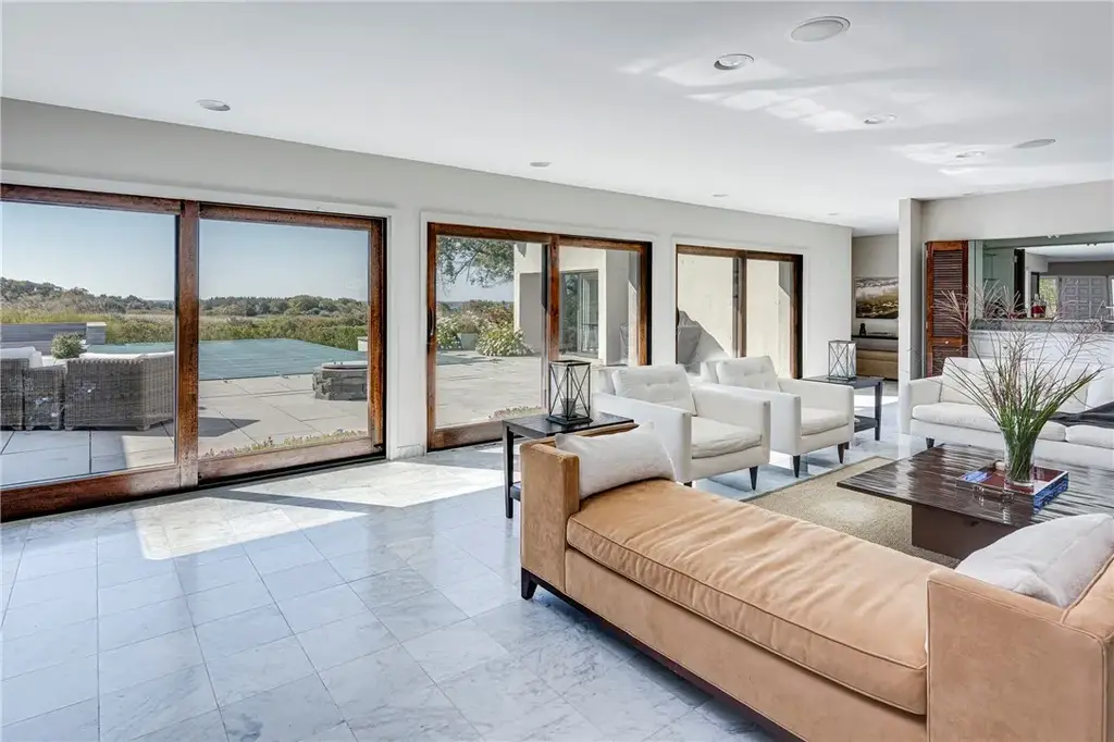 111 Ocean Ave, Newport