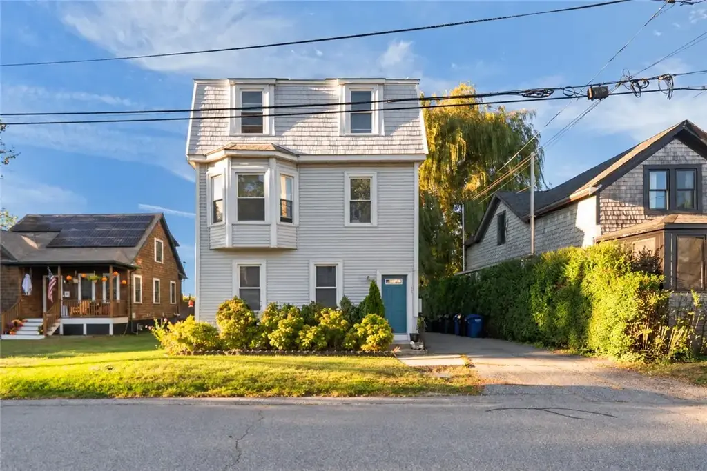 77 Garfield St # 1, Newport