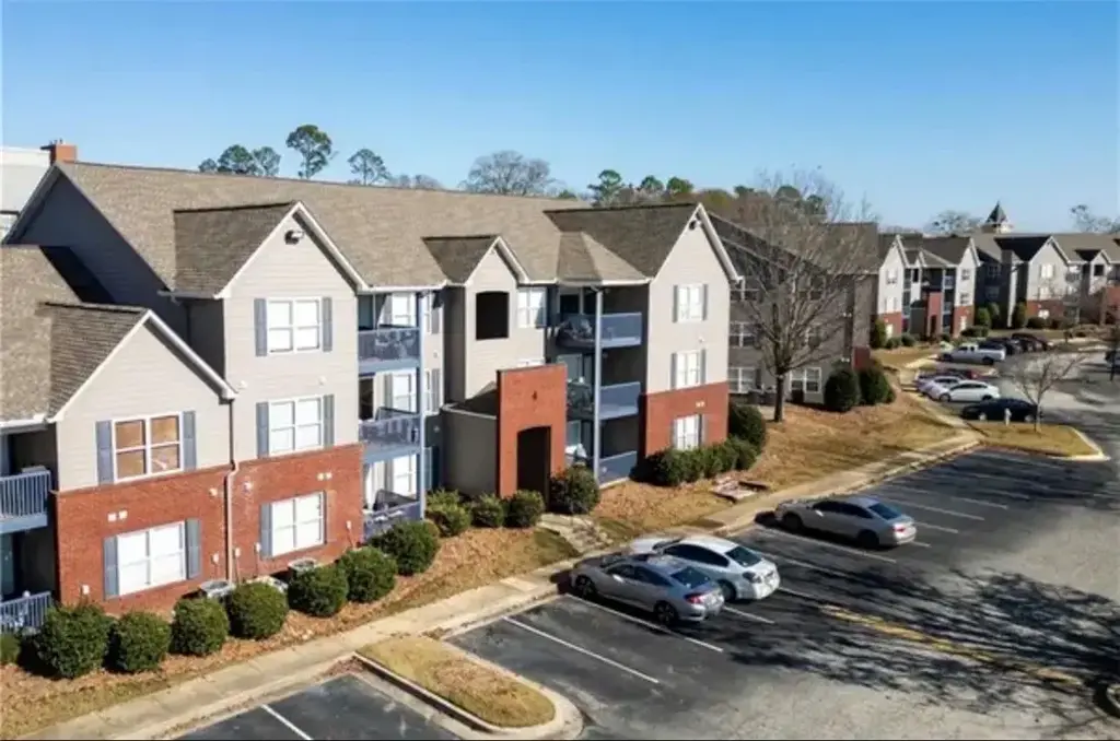 1114 S College St 4, Auburn