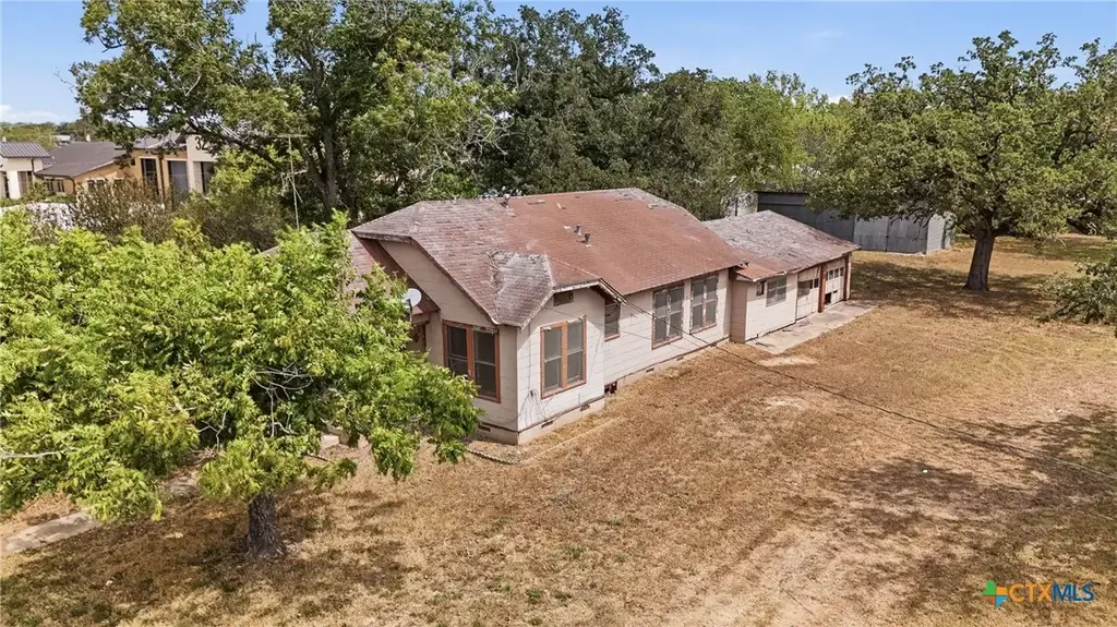 1602 Water (us Hwy 183 Bypass) Street, Gonzales