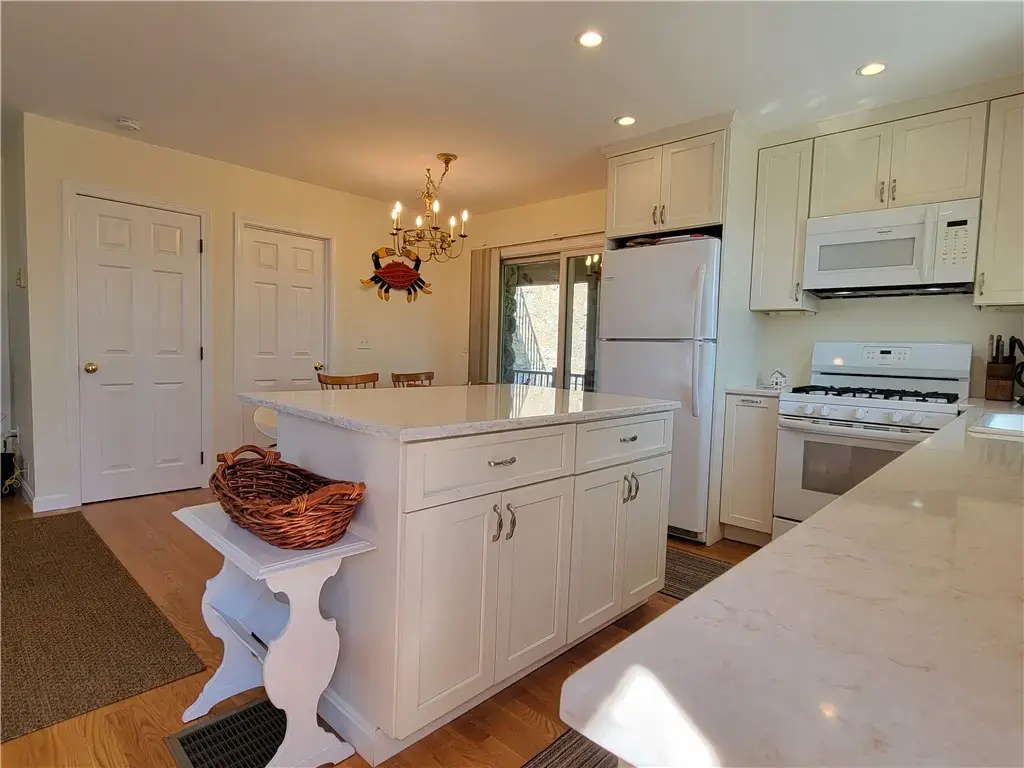 152 Tuckerman Ave # 16, Middletown