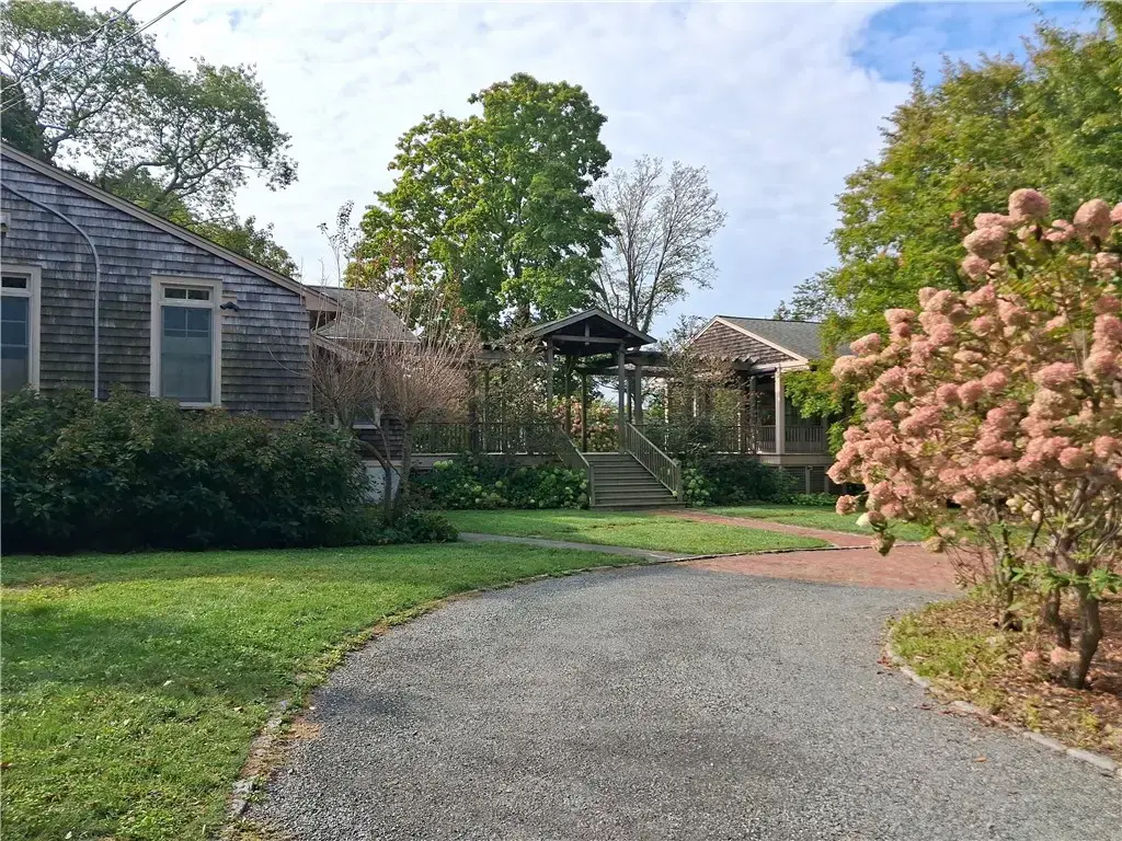 159 Longfellow Rd, Jamestown