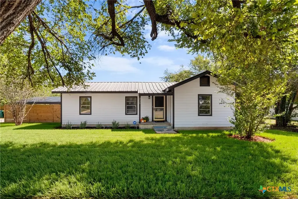 2126 S Wall Street, Belton
