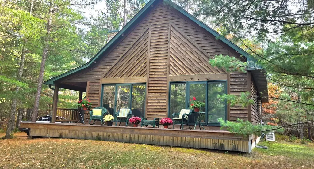 9885 White Deer Ln, Boulder Junction