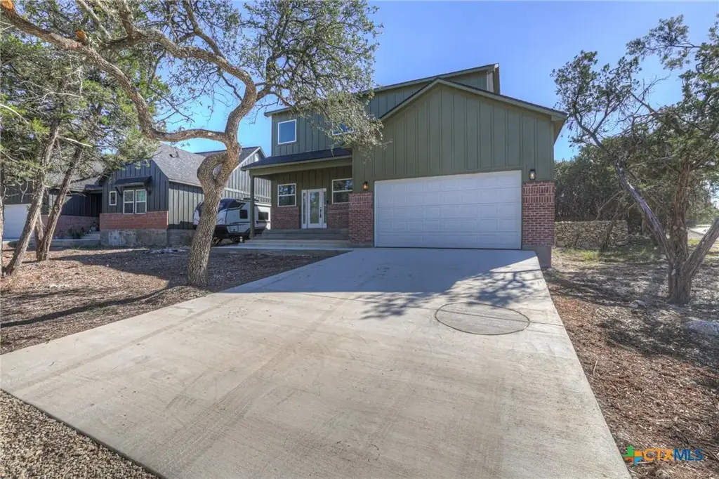 118 Crazy Cross Road, Wimberley