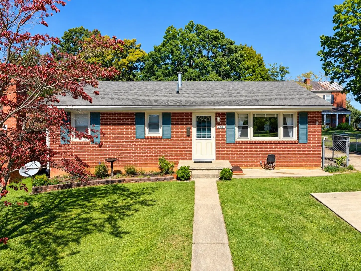 2307 3rd St, Staunton