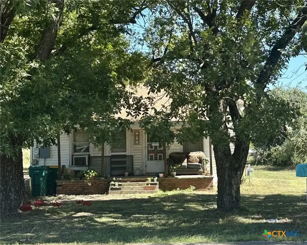 620 State School Road, Gatesville