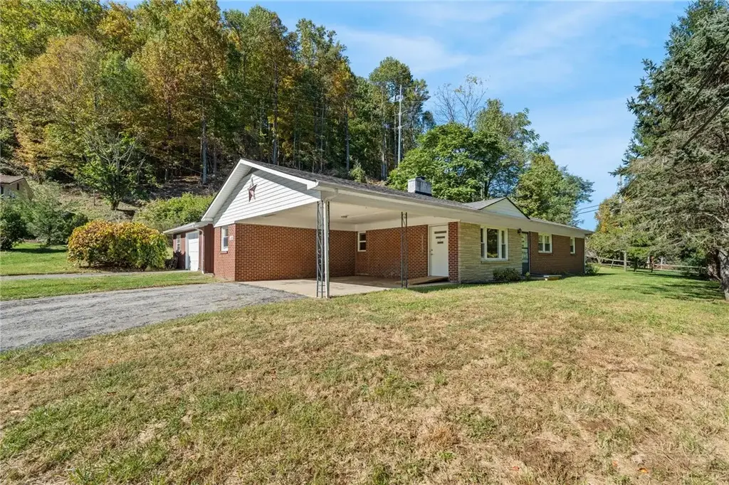 118 Rainbow Trail, Boone