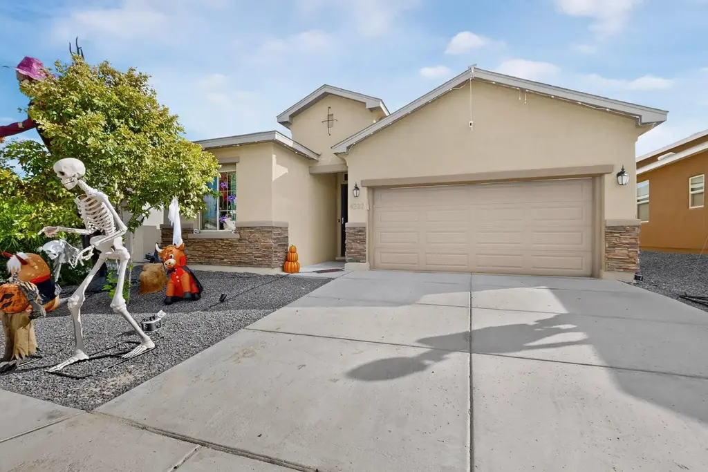 4232 Crowned Eagle Loop Ne, Rio Rancho