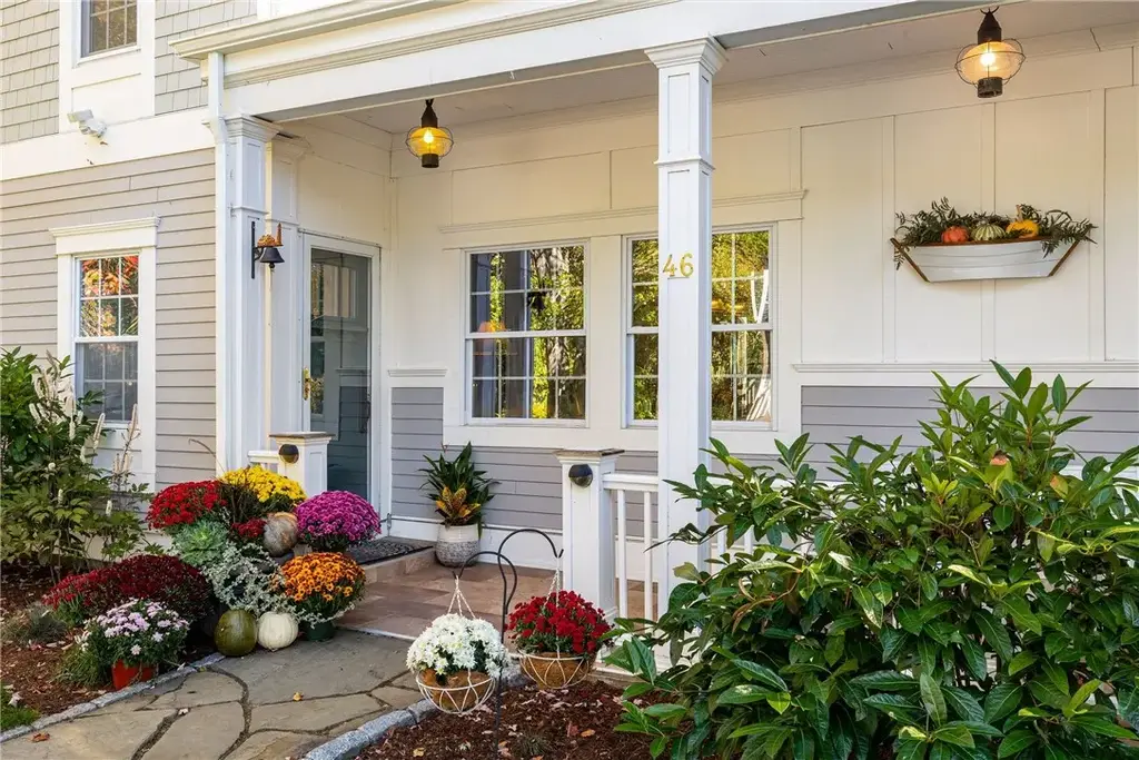 46 Channing Rd, Narragansett