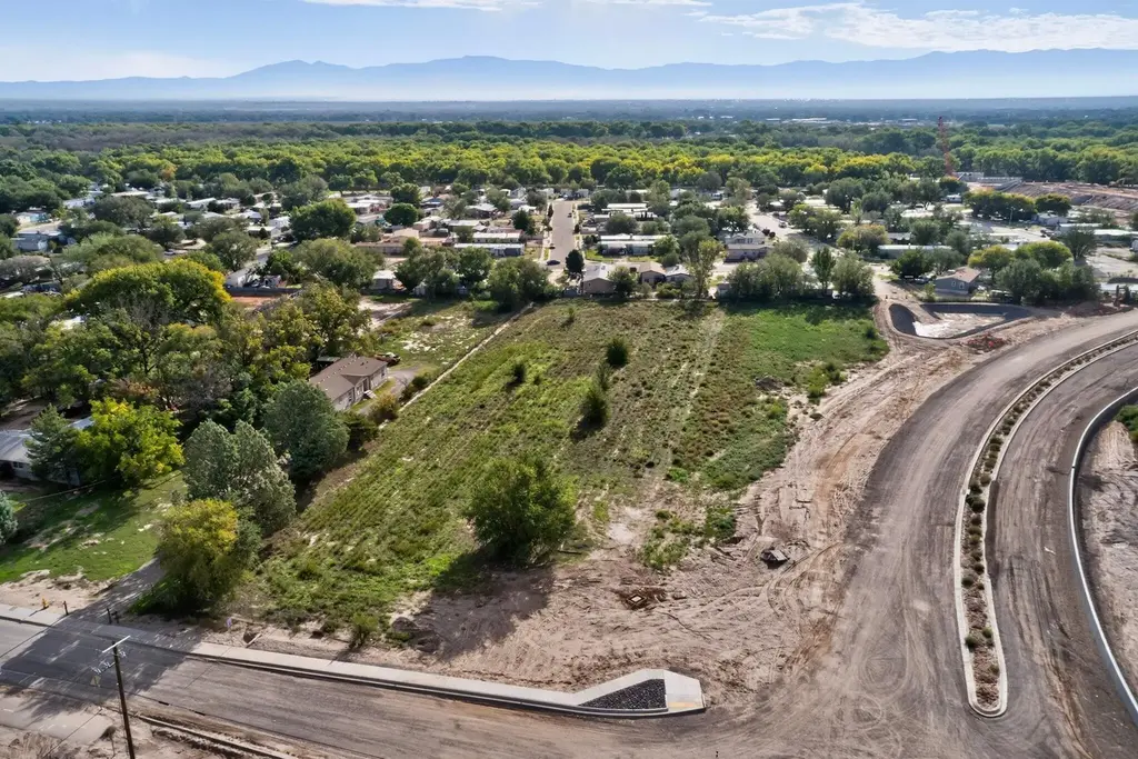1664 Los Lentes Road Se, Los Lunas