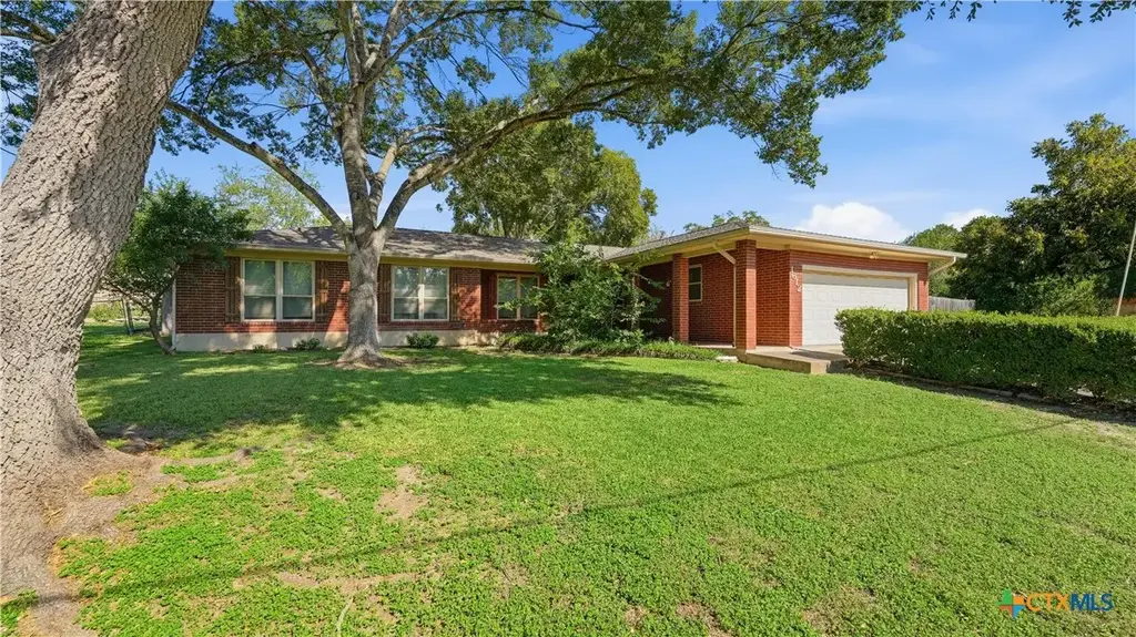1612 Kraft Ln, New Braunfels
