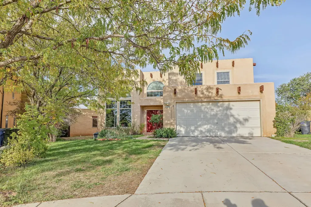 2705 La Silla Dorada, Santa Fe