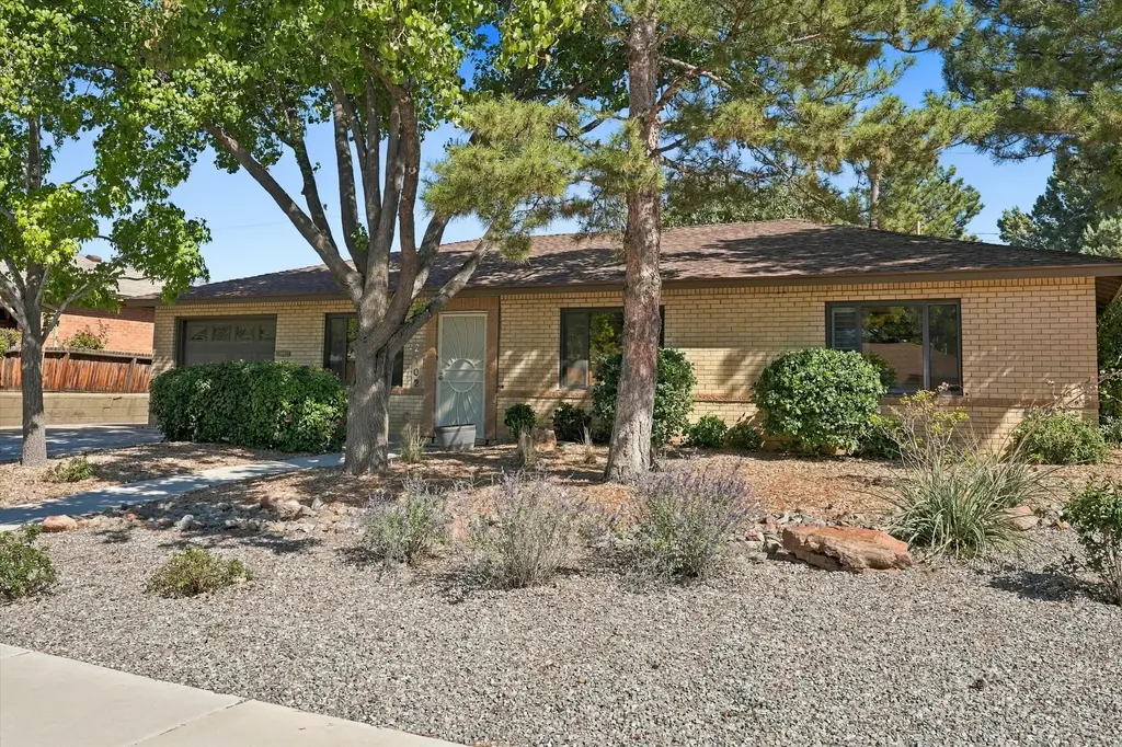 2102 Hendola Drive Ne, Albuquerque