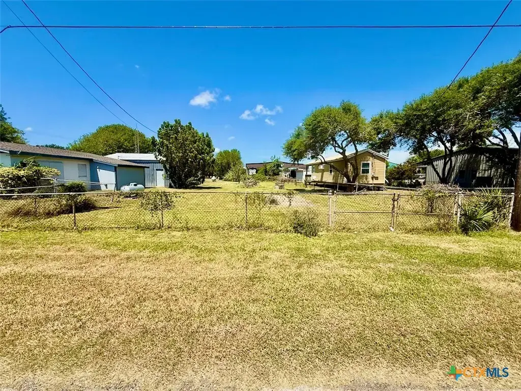 510 W Jefferson, Port O'Connor