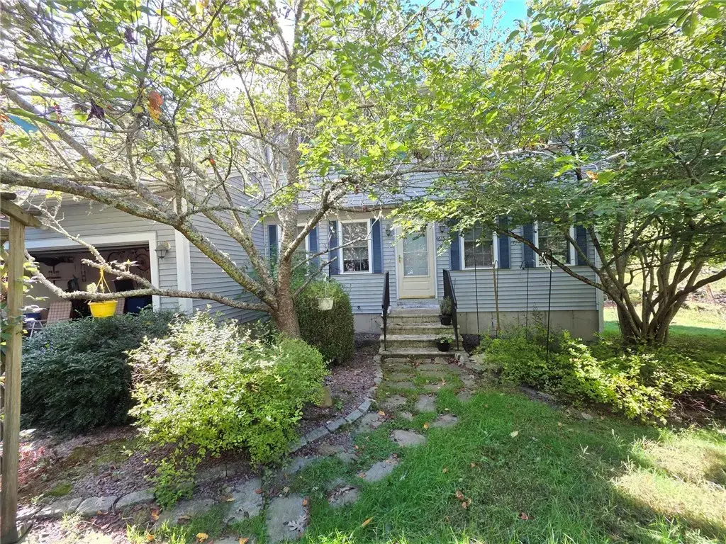 4615 South County Trl, Charlestown
