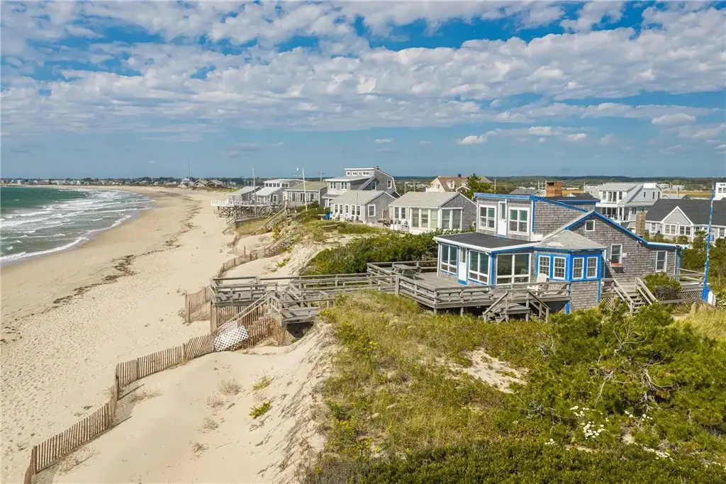 1127 Succotash Rd, Narragansett