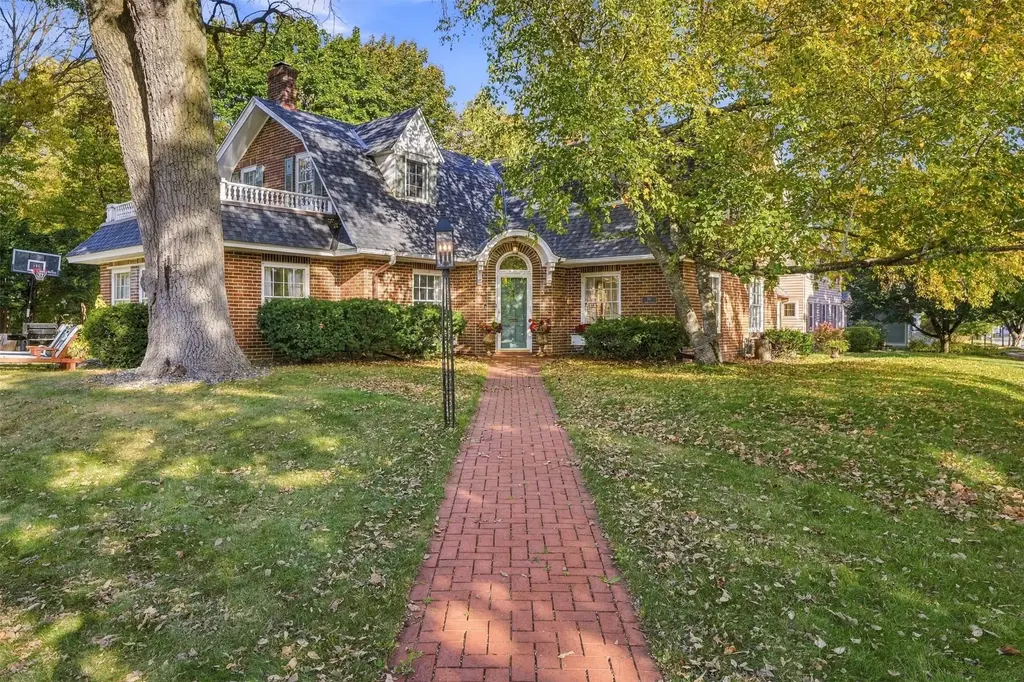 532 Summit Avenue, Eau Claire