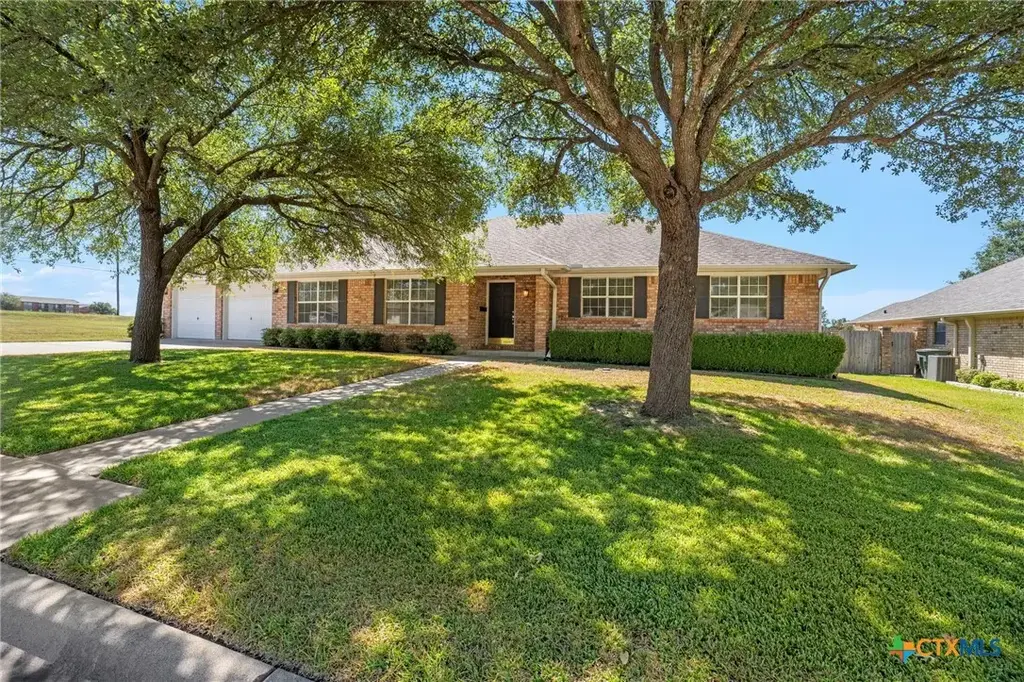 3311 Whispering Oaks, Temple