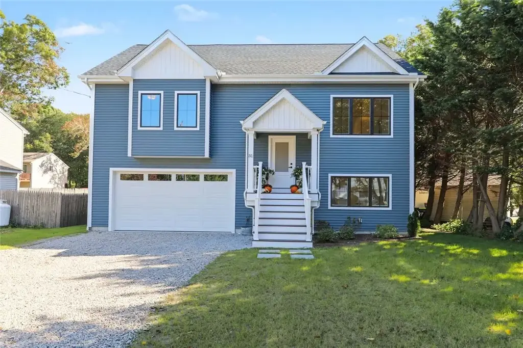 31 Huckleberry Trl, Narragansett
