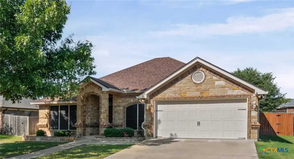 4930 Sean Patrick Glen, Temple