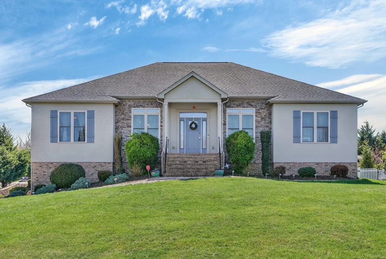 2005 Marigold Cir, Rockingham