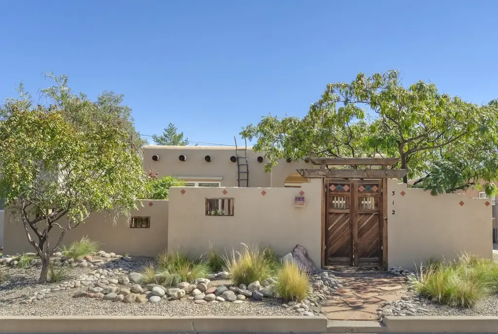 312 Carlisle Boulevard Ne, Albuquerque