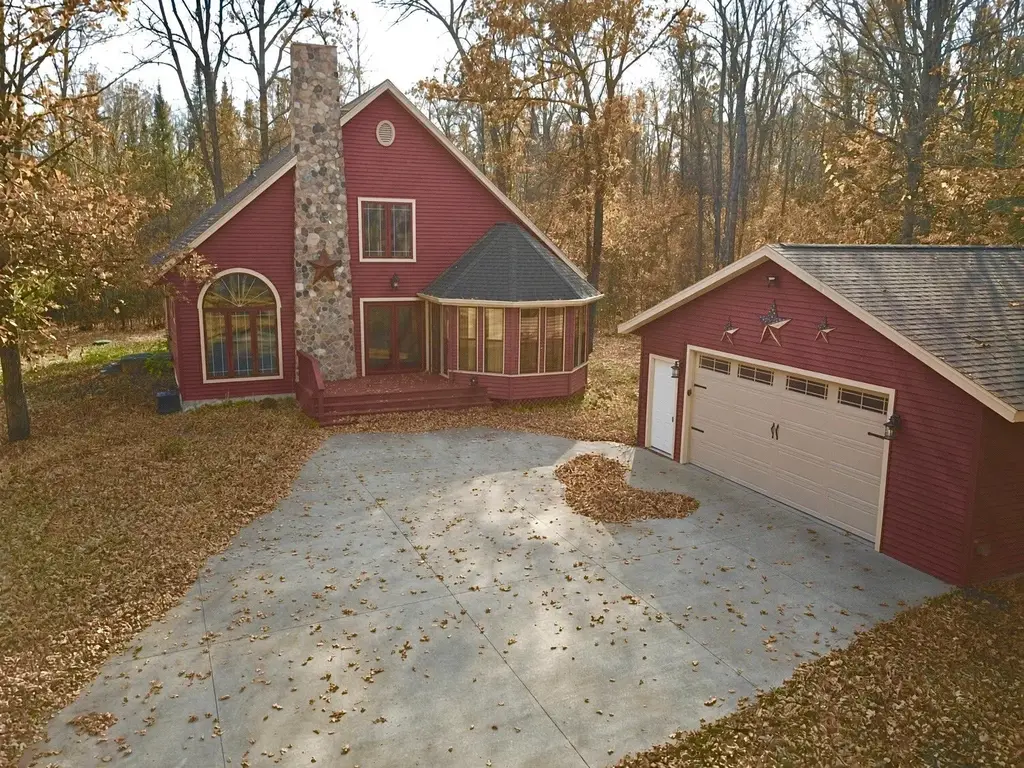 383 Cth B, Pelican Lake