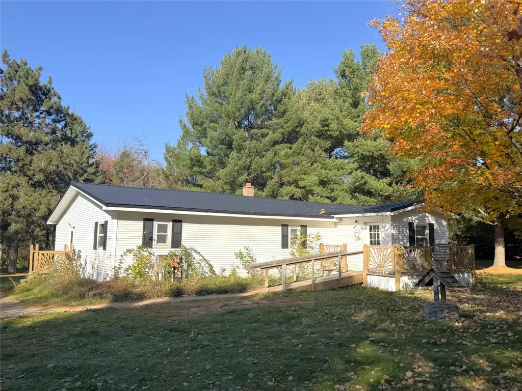 N9301 E Snow Creek Road, Merrillan