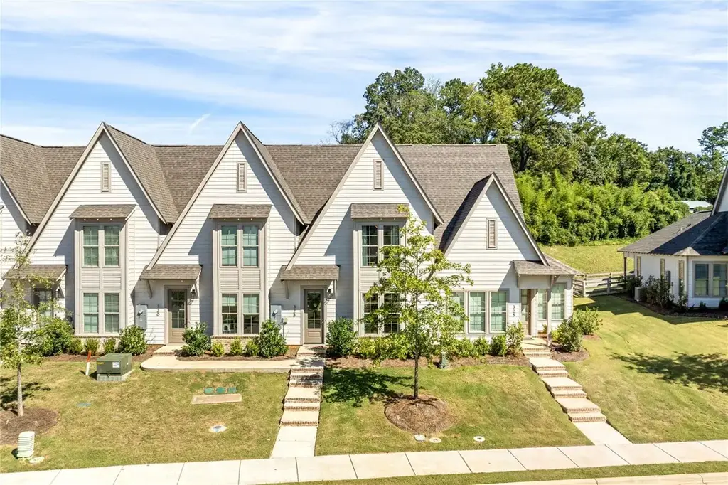 328 Northgate Blvd, Auburn