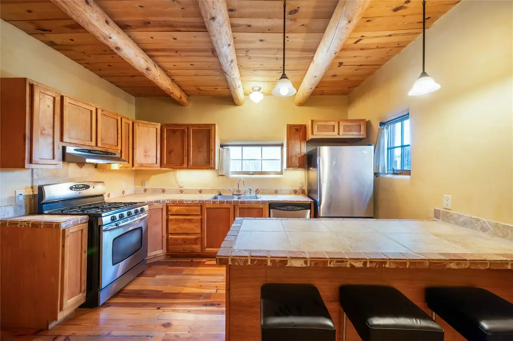 738 1/2 Agua Fria, Santa Fe
