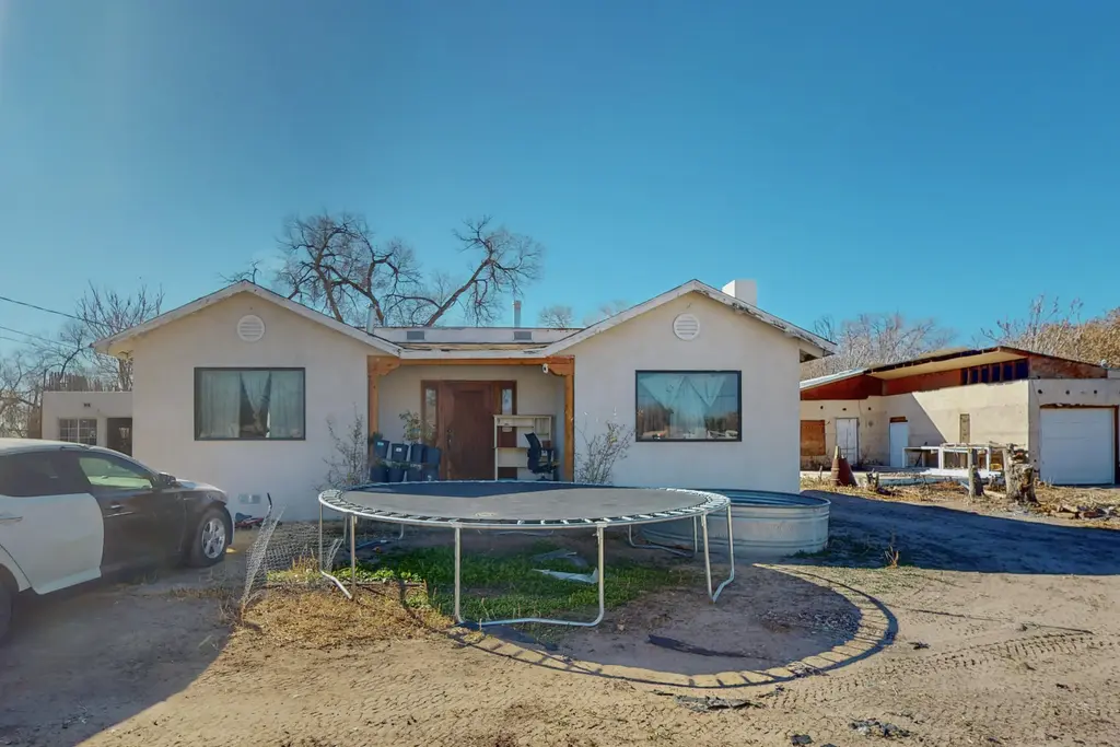 847 Gatewood Avenue Sw, Albuquerque
