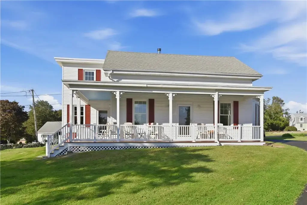 484 Oliphant Ln, Middletown