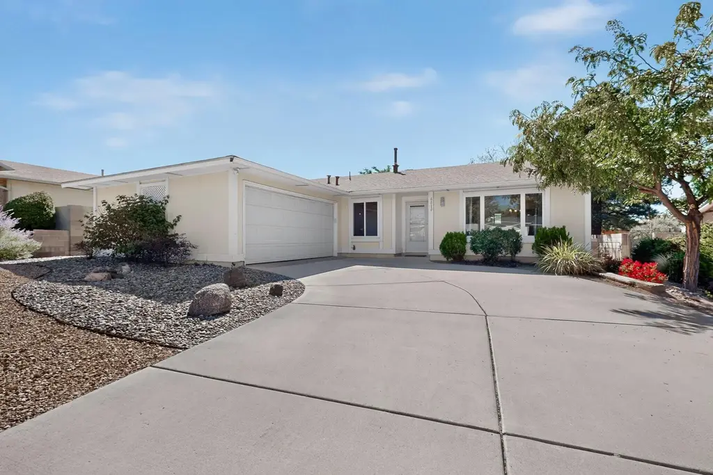 6612 Luella Anne Drive Ne, Albuquerque