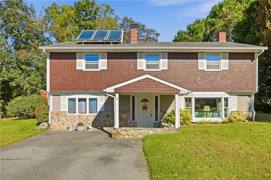 4 Saxony Ave, Tiverton