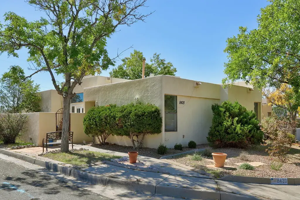 8420 Parrot Run Road Ne, Albuquerque