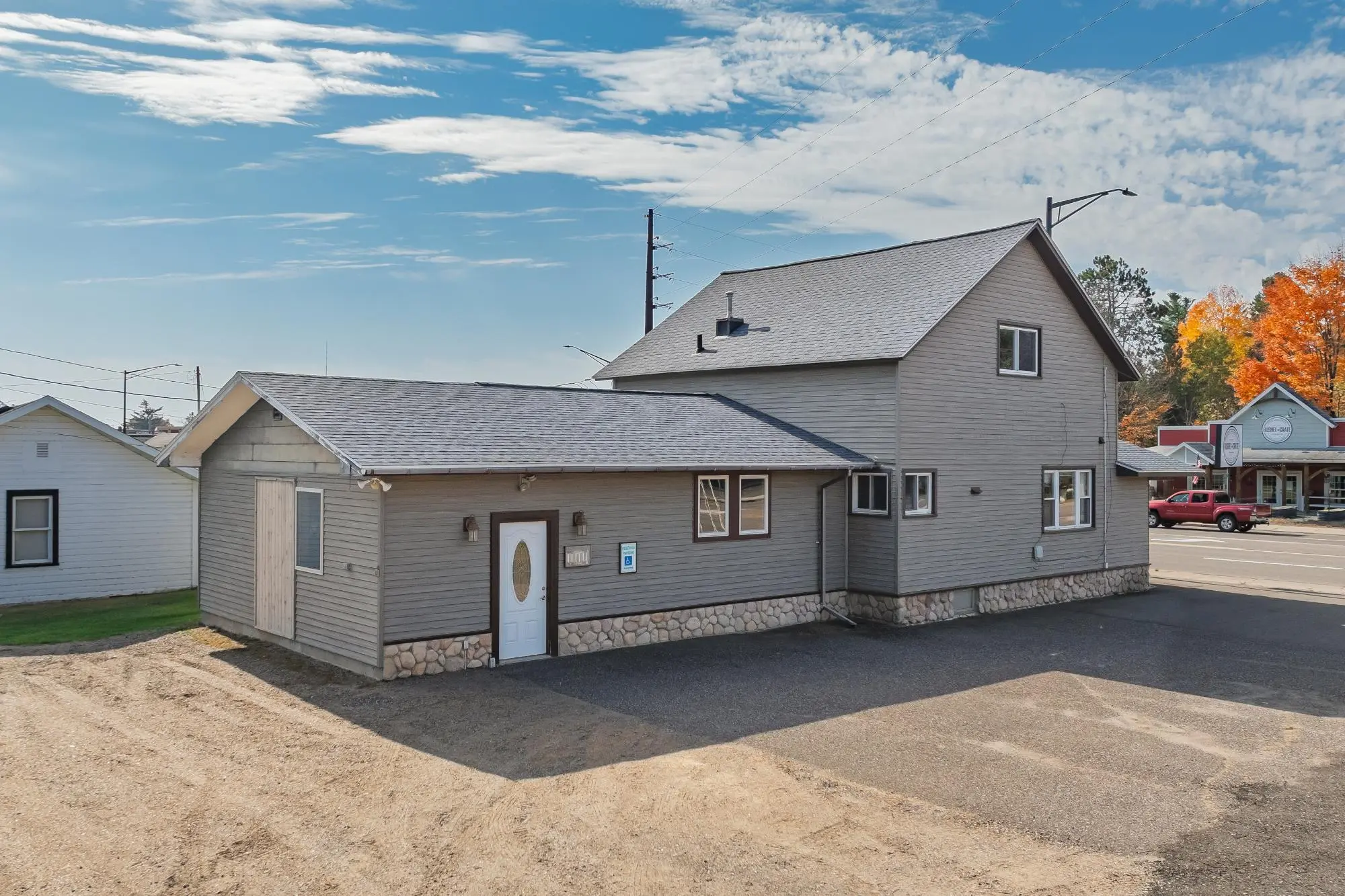 728 Elm St, Woodruff