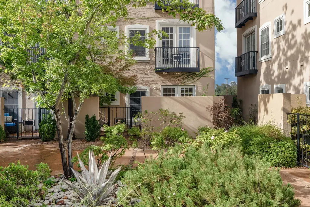 1900 Central Avenue Sw Apt 301, Albuquerque