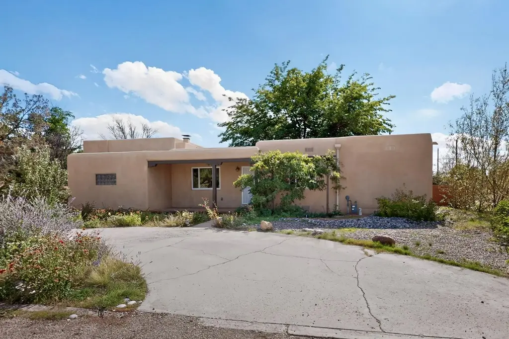 712 Green Valley Road Nw, Los Ranchos