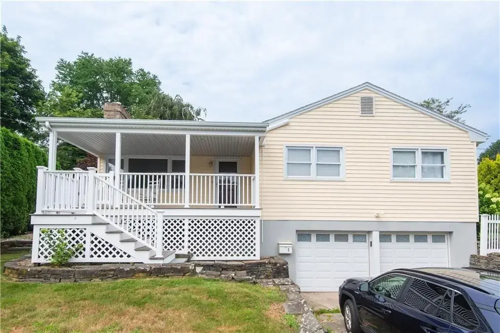 5 Sherri Ln, Middletown