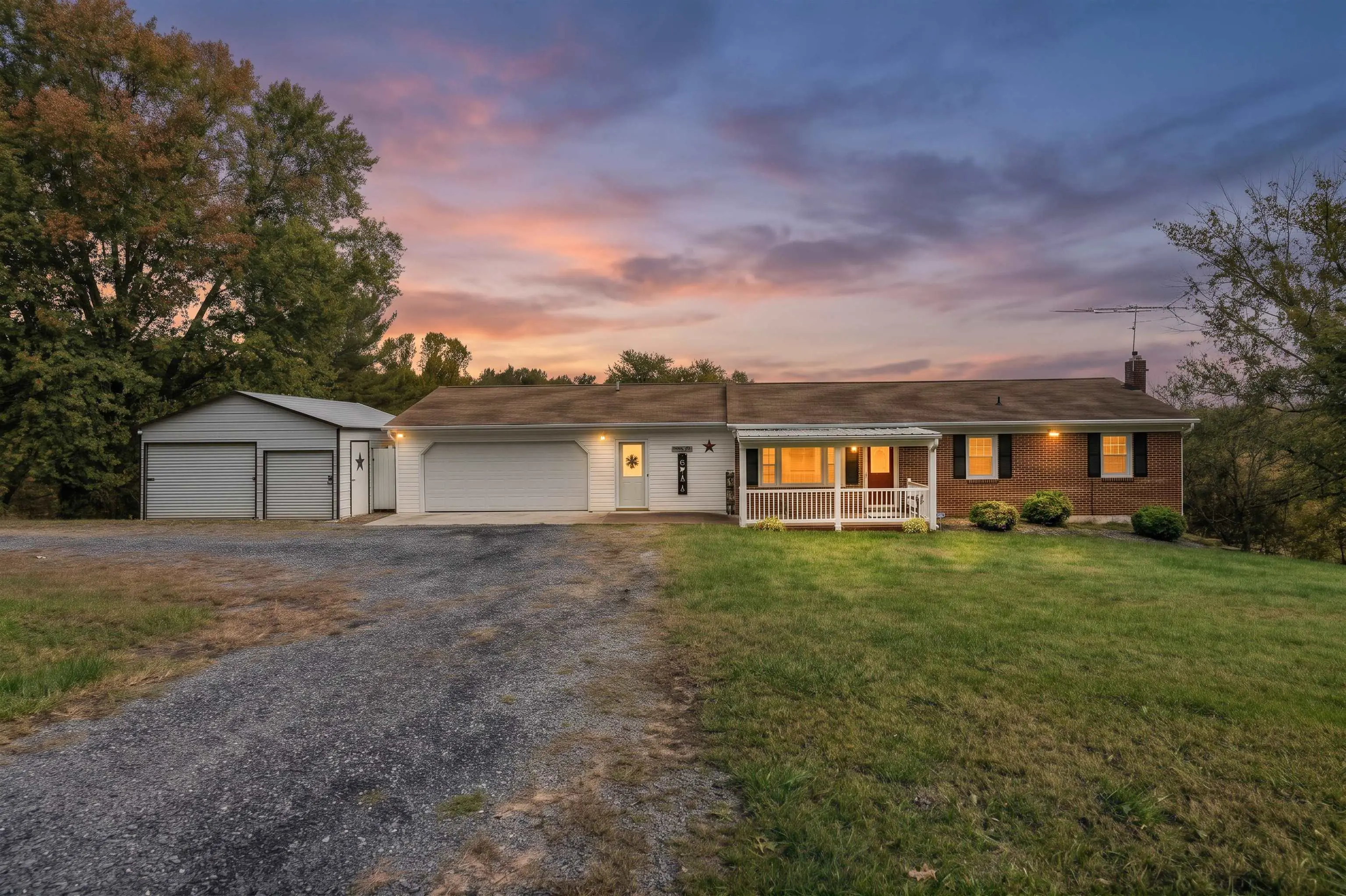 615 Vinegar Hill Rd, Churchville