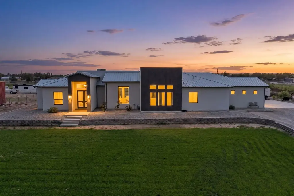 11 Schultz Lane, Belen