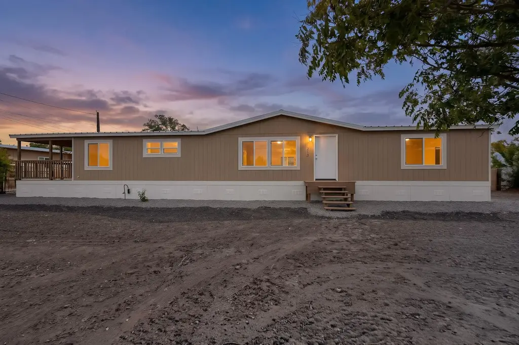 212 Clark Road Sw, Albuquerque
