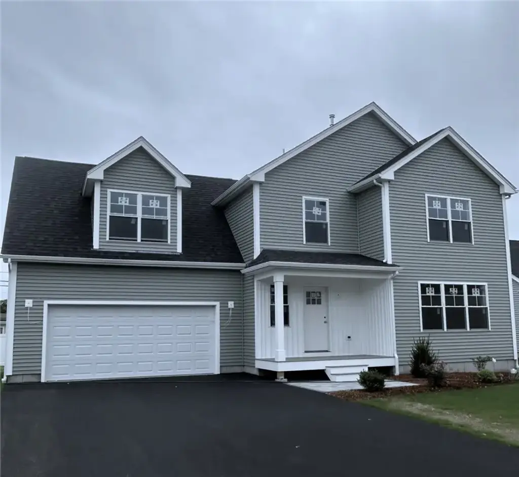 36 Recess Ln, Warwick