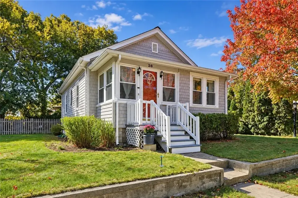 26 Sunset Dr, Barrington