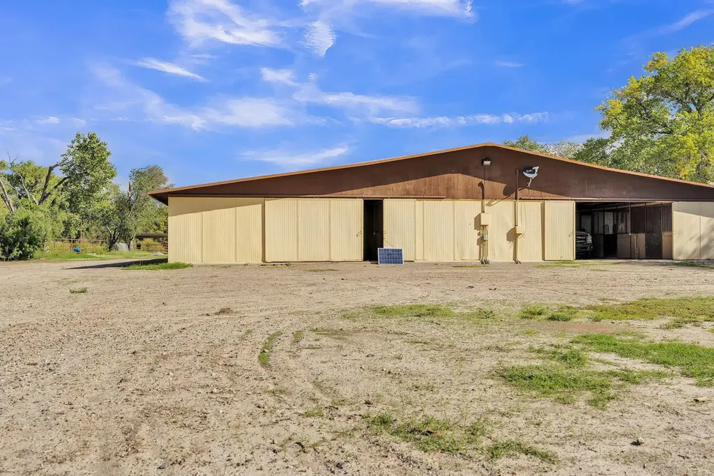 25 Loma Del Rio, Los Lunas