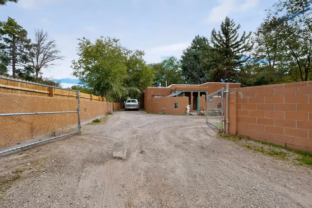 1330 Goff Boulevard Sw, Albuquerque