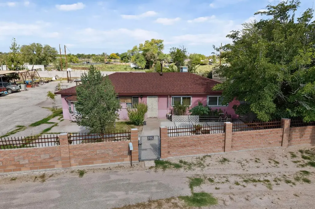 5589 Greer Loop Sw, Albuquerque