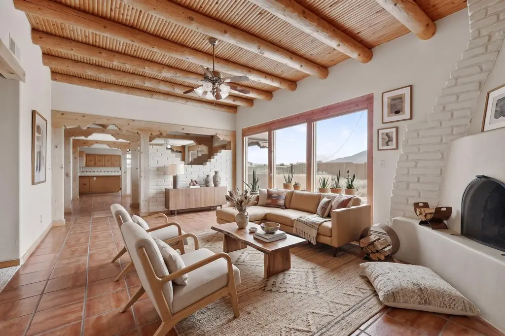 6608 Loma Larga Road, Corrales