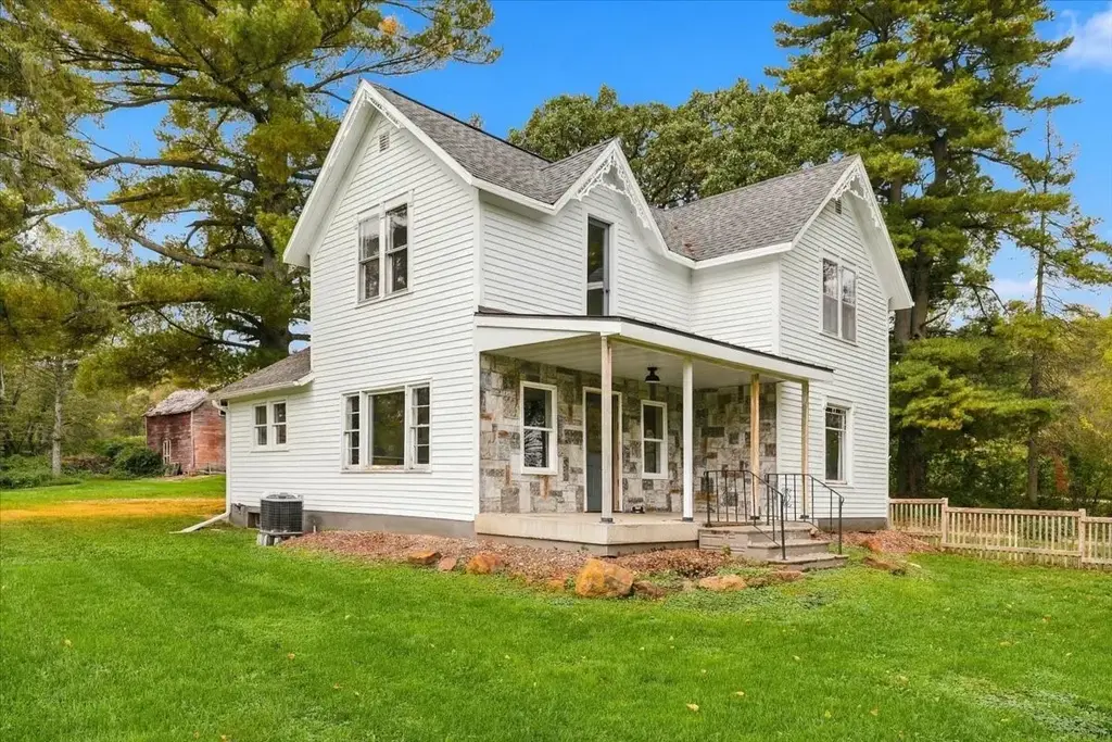 N46833 County Road D, Strum